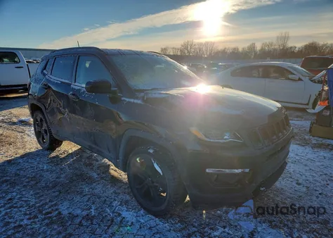 2018 Jeep Compass Latitude z USA, uszkodzony, nr VIN 3C4NJDBB3JT399192